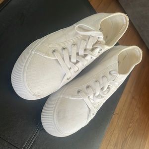 Steve Madden white platform sneakers. size 8.5